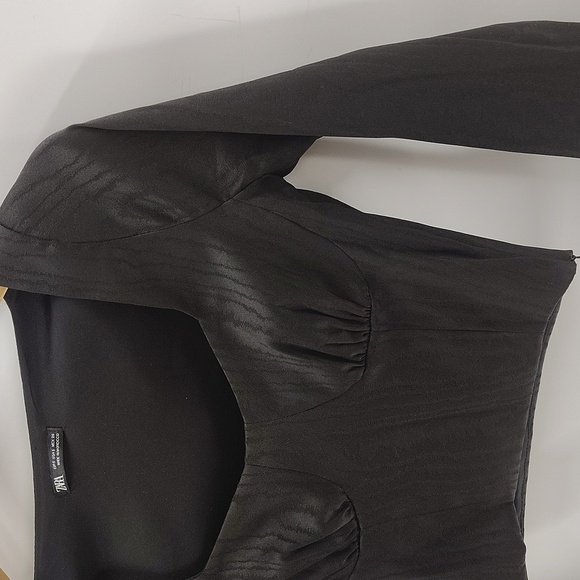 Zara Black Crop Top Size Small Long Sleeve Zip Side With Cups - Picture 3 of 8